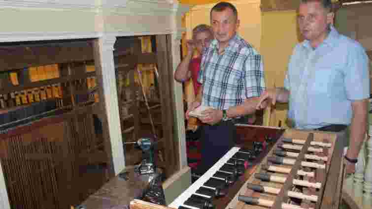 На Тернопільщині відновлюють єдиний в регіоні церковний старовинний орган