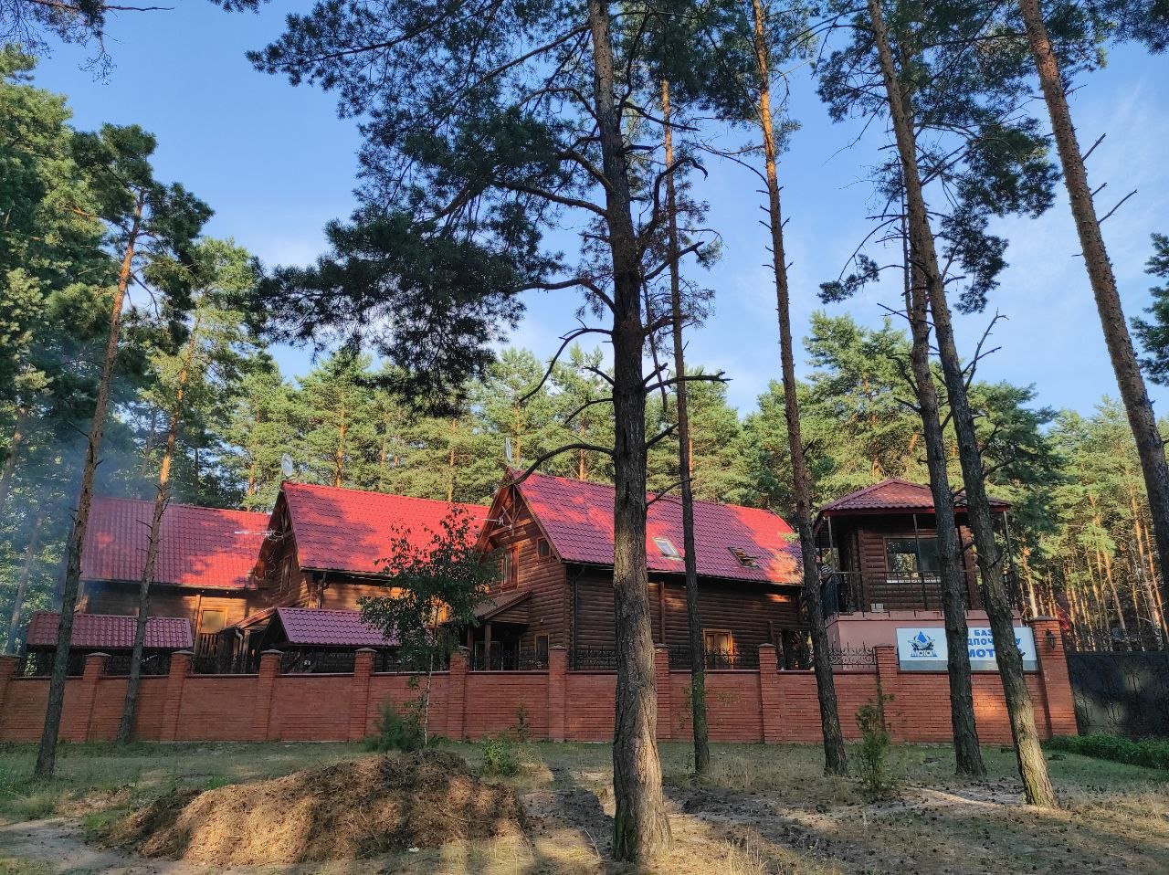 Одна з баз відпочинку в урочищі Гряда. Фото: ZAXID.NET