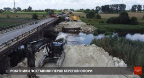 Тимчасовий міст через Західний Буг біля Кам'янки-Бузької відкриють за два тижні