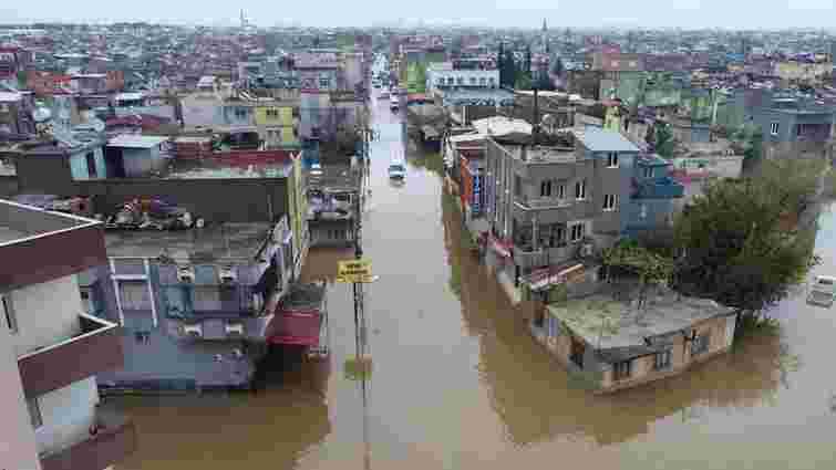 Руйнівна повінь затопила дві провінції на чорноморському узбережжі Туреччини