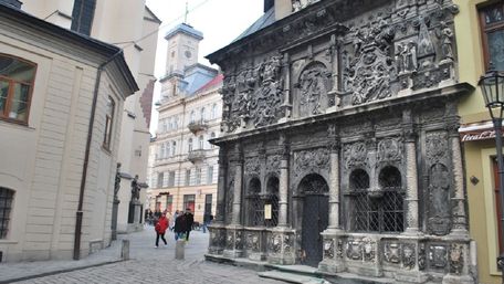 Невідомі пошкодили каплицю Боїмів у центрі Львова