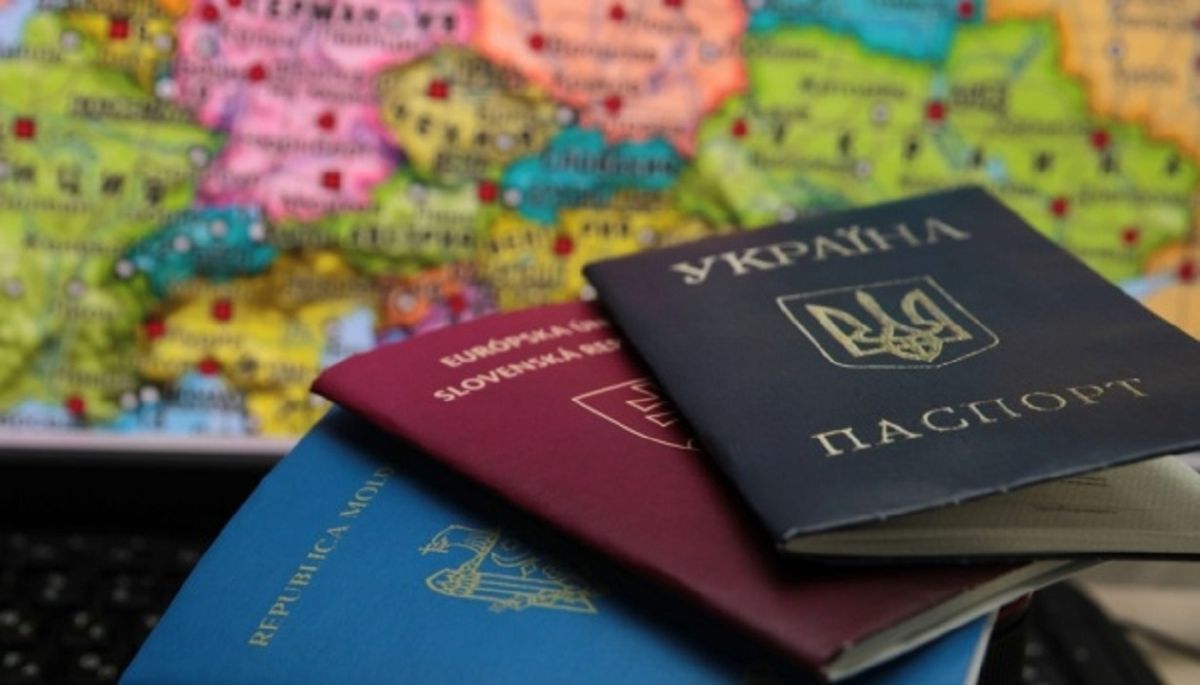 Чиновників зобов’язали декларувати відсутність подвійного громадянства