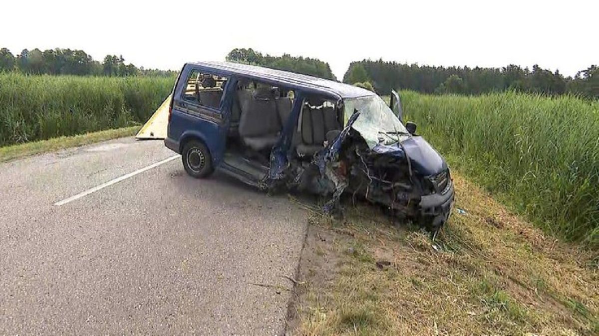 В мікроавтобус з українцями в’їхала п'яна полька, є загиблий і травмовані
