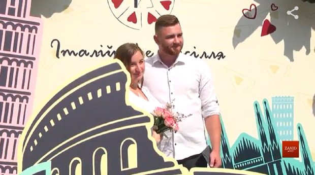 Львівські молодята одружились просто неба на фестивалі «Італійське весілля»