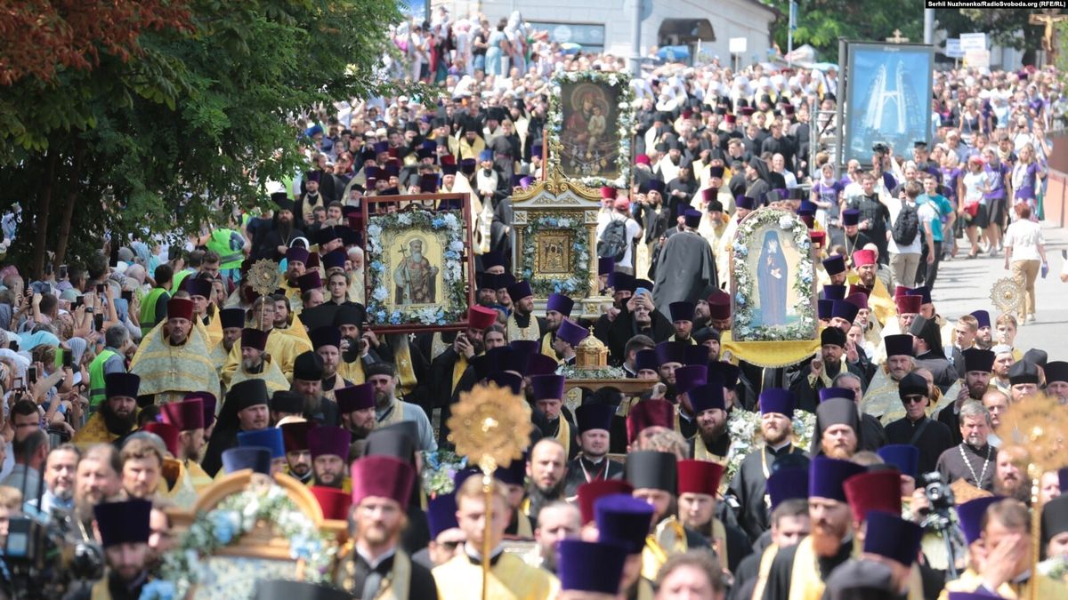Через хресну ходу УПЦ МП центр Києва паралізували затори