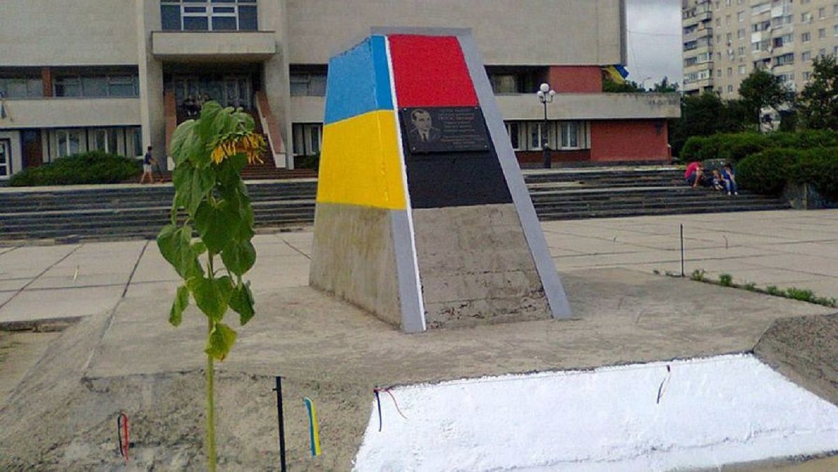 У Луцьку планують знести постамент під пам'ятник Бандері