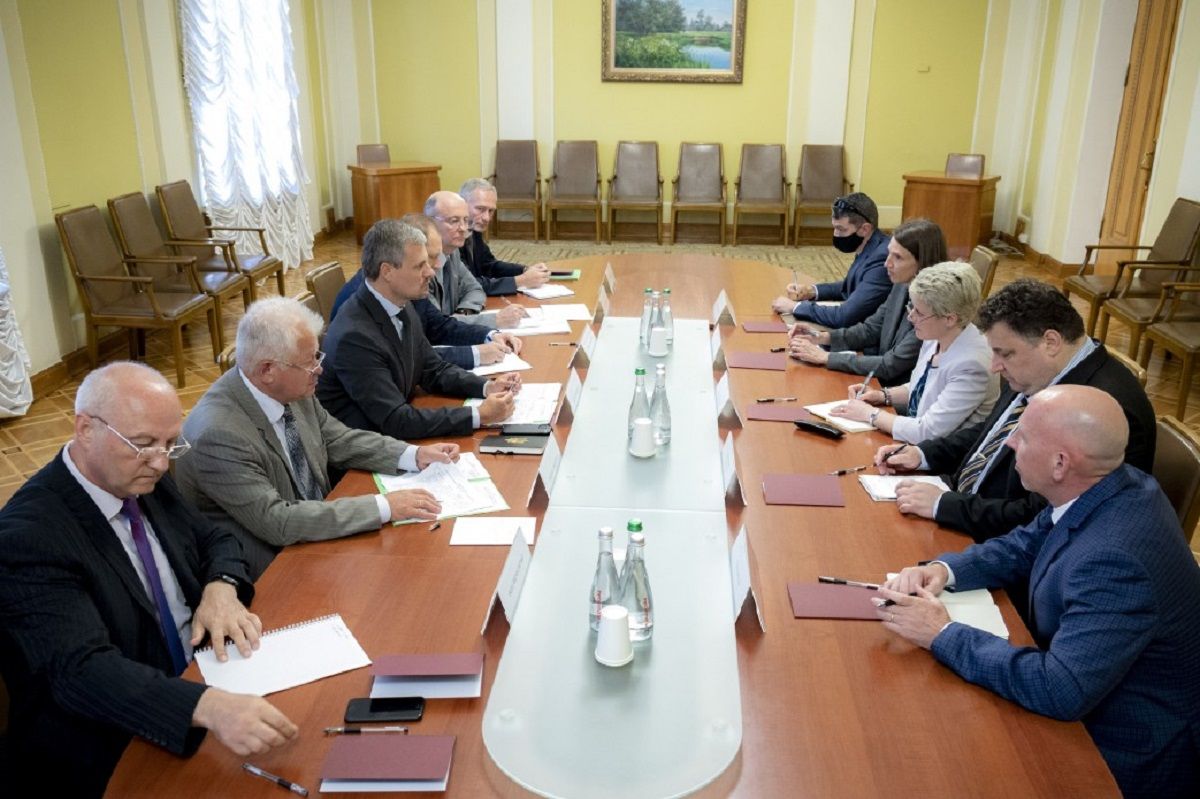 Україна і США вже домовилися підписати три документи під час візиту Зеленського