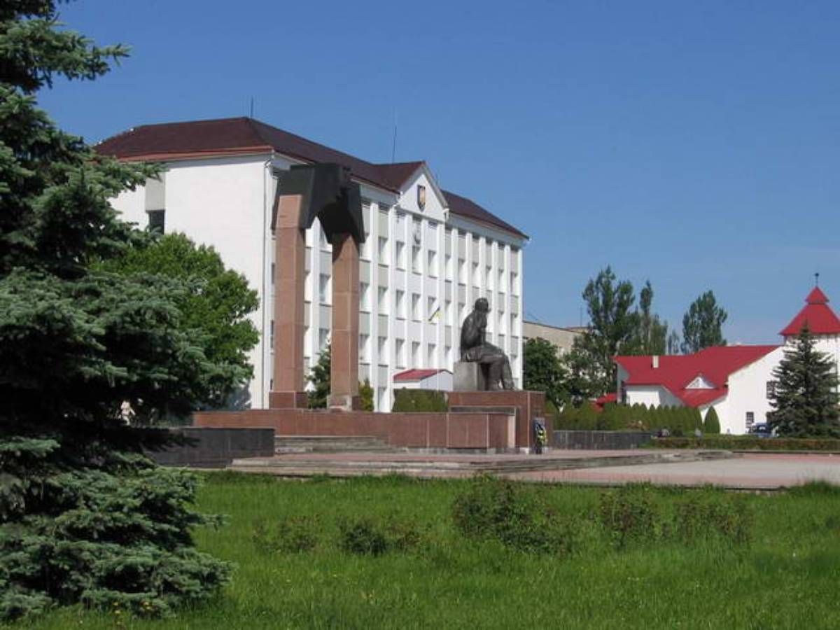Два водоканали на Прикарпатті зобов'язали повернути споживачам 18 млн грн