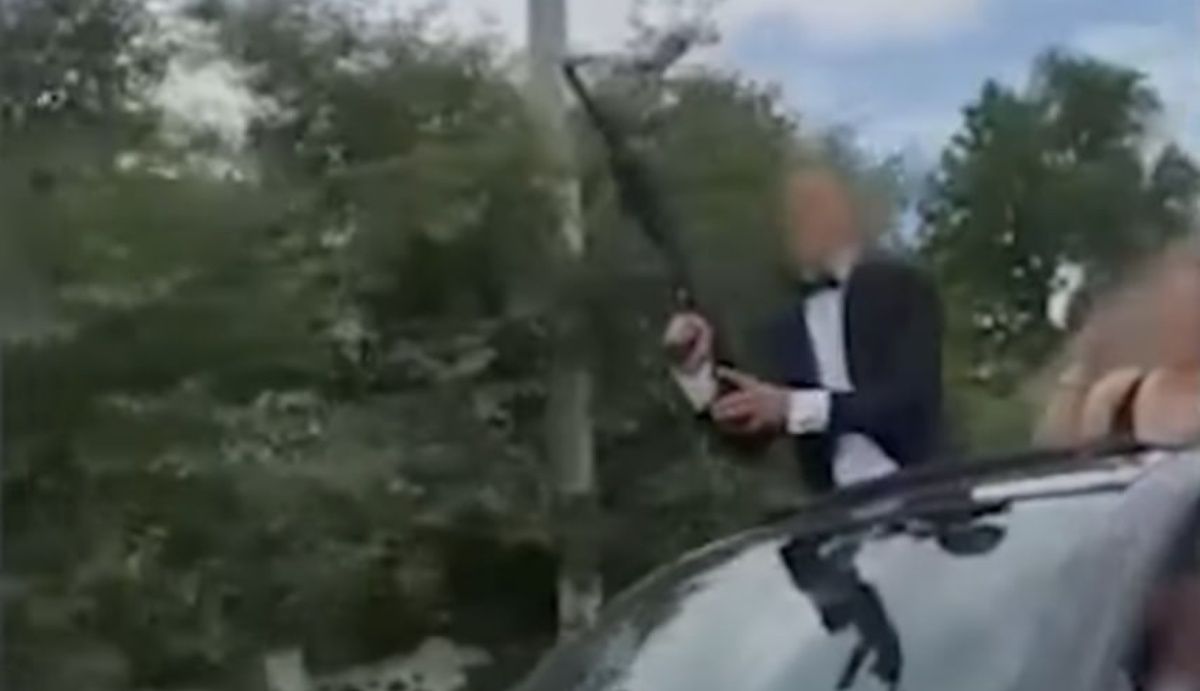 27-річний чоловік влаштував стрілянину з автомата на своєму весіллі у Чернівецькій області