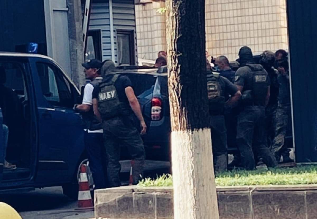 СБУ відмовилася передати Миколу Чауса детективам НАБУ