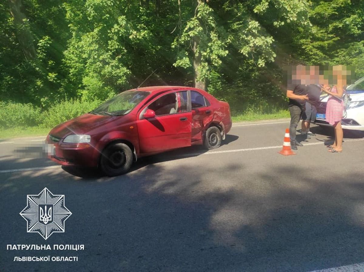 Нетверезий 52-річний водій вчинив ДТП біля Львова і втік