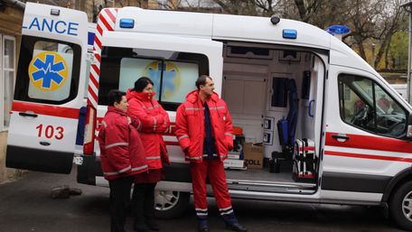 У Львові поранений чоловік напав на медиків швидкої допомоги