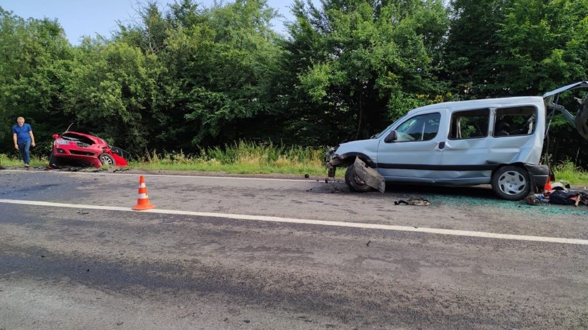 П’ятеро людей постраждали у потрійній ДТП на Львівщині