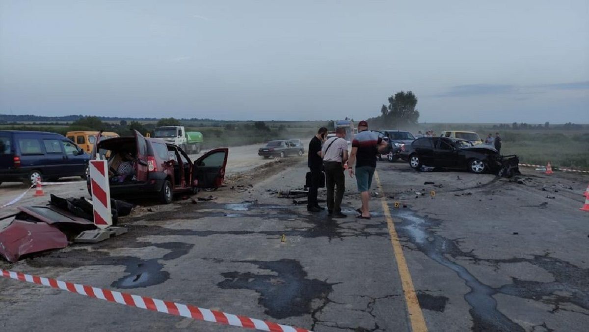 Сім’я львів’ян загинула у ДТП із поліцейським біля Хмельницького
