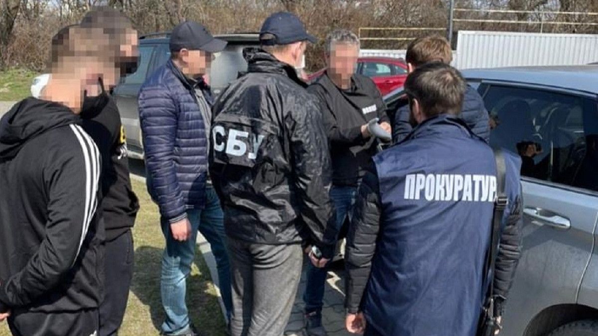 Затриманих на хабарі посадовців Держводагентства у Львові оштрафували на 51000 грн