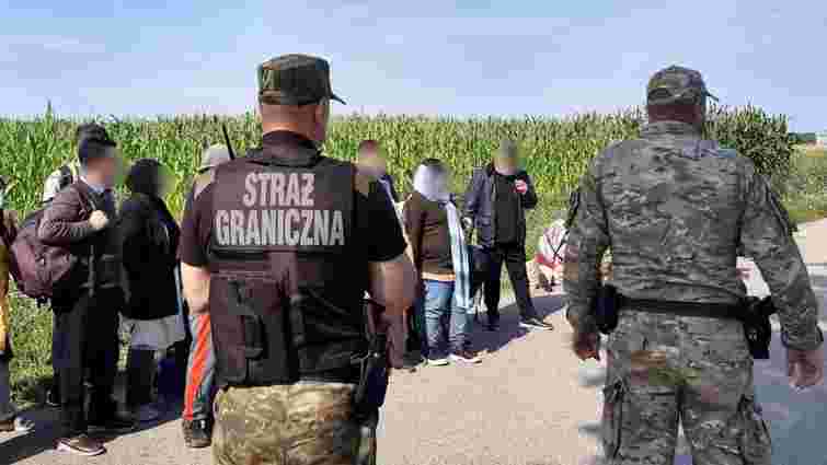 У Польщі затримали рекордну групу нелегальних мігрантів з Білорусі