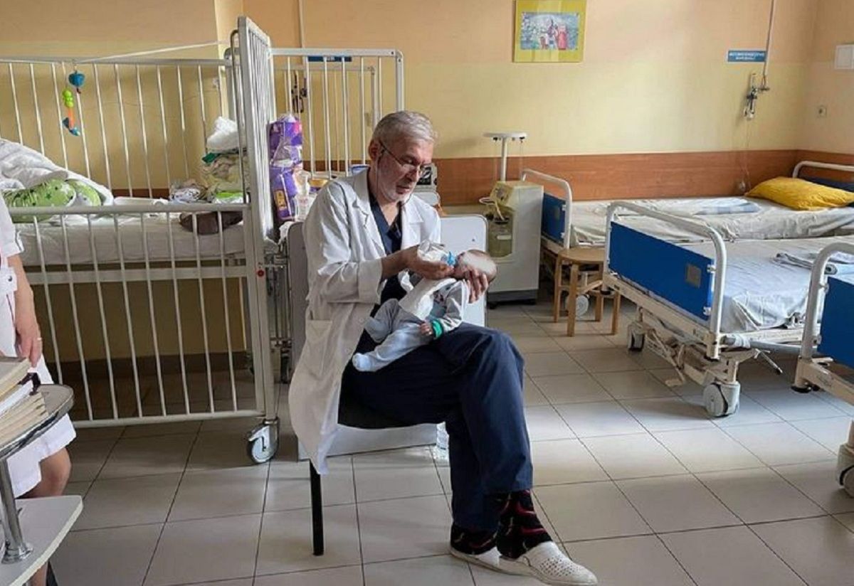 Львівські лікарі врятували немовля з важкою вадою, від якого  відмовилися батьки