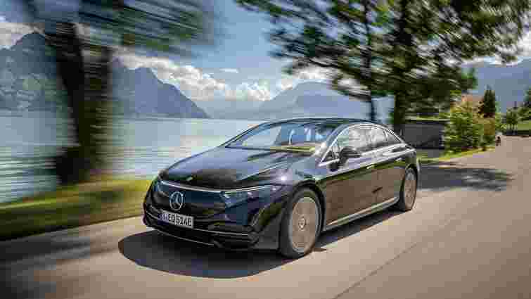 Mercedes-Benz розкрив ціни та почав продажі флагманського електрокара EQS
