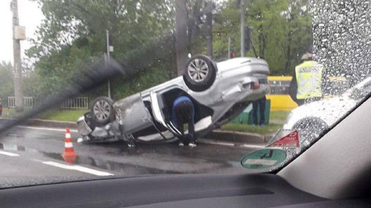 Суд покарав 36-річного водія Volkswagen, який п’яним перекинувся на дах у Львові