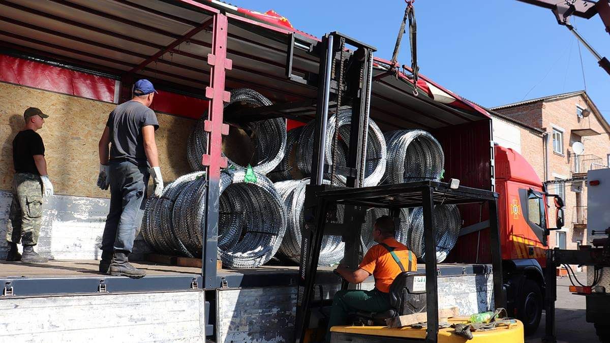 Україна відправила в Литву колючий дріт для захисту кордонів від напливу мігрантів