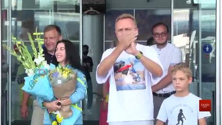 Срібну призерку Олімпіади Олену Старікову зустріли у львівському аеропорту