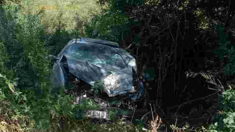 Біля Червонограда автомобіль злетів у кювет, постраждали шестеро людей