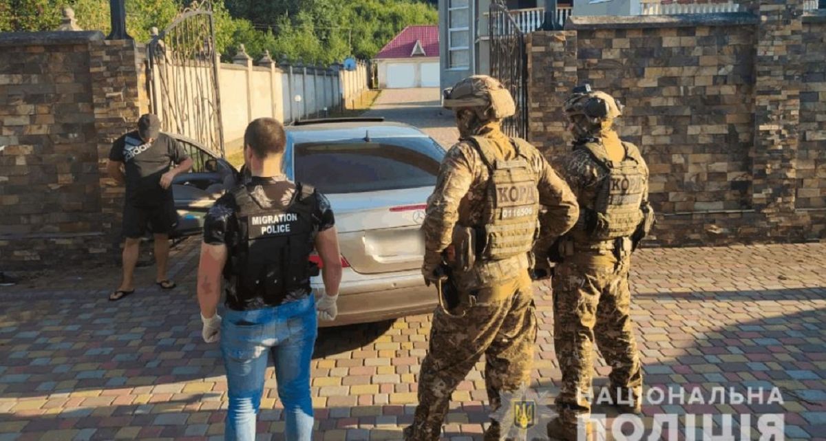 На Закарпатті затримали організатора схеми нелегальної міграції до ЄС