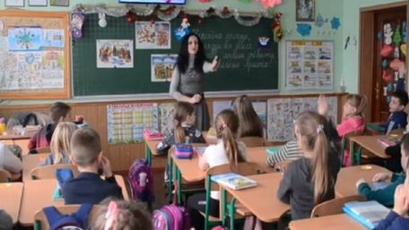 Невакцинованих вчителів у Тернополі зобов'яжуть щотижня здавати ПЛР-тест