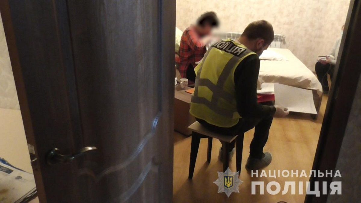 Поліція викрила київську клініку на продажі немовлят