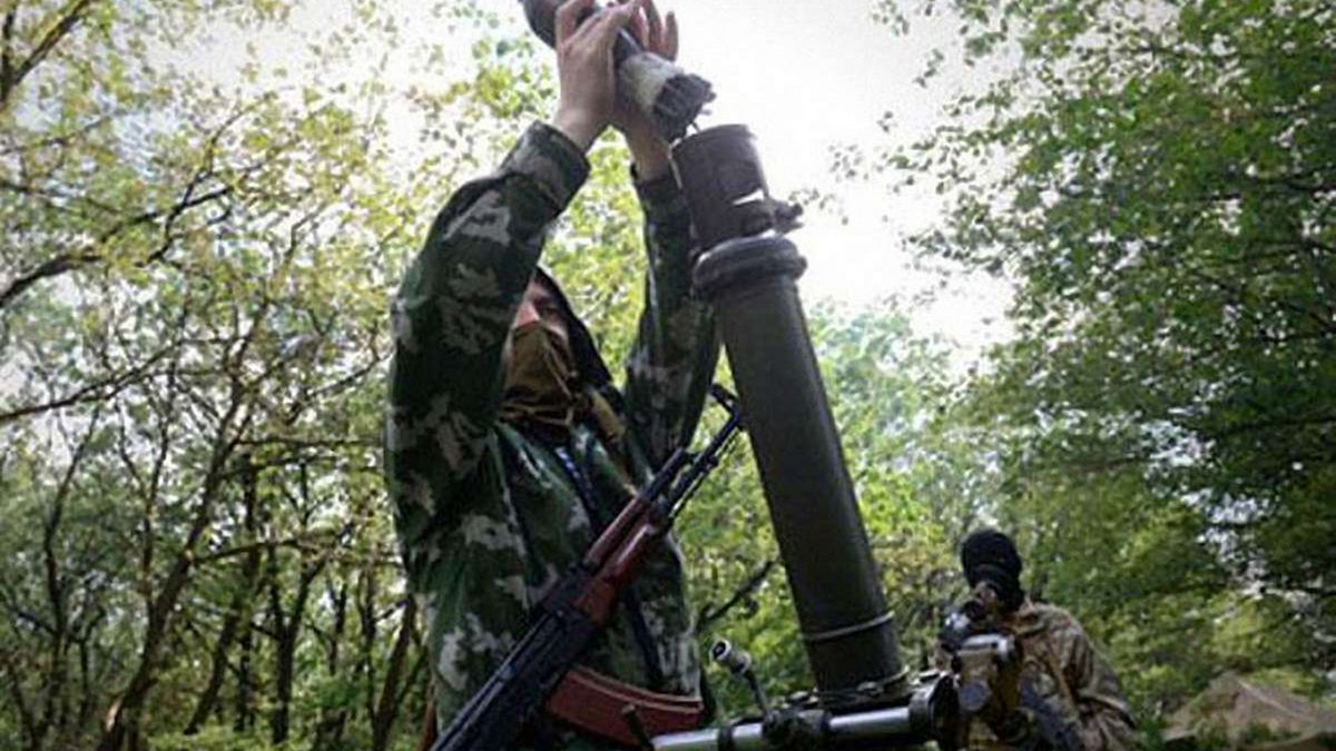 На Луганщині внаслідок обстрілу з боку бойовиків поранено мирну мешканку