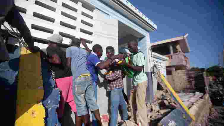 Кількість загиблих через руйнівний землетрус на Гаїті наближається до 2200