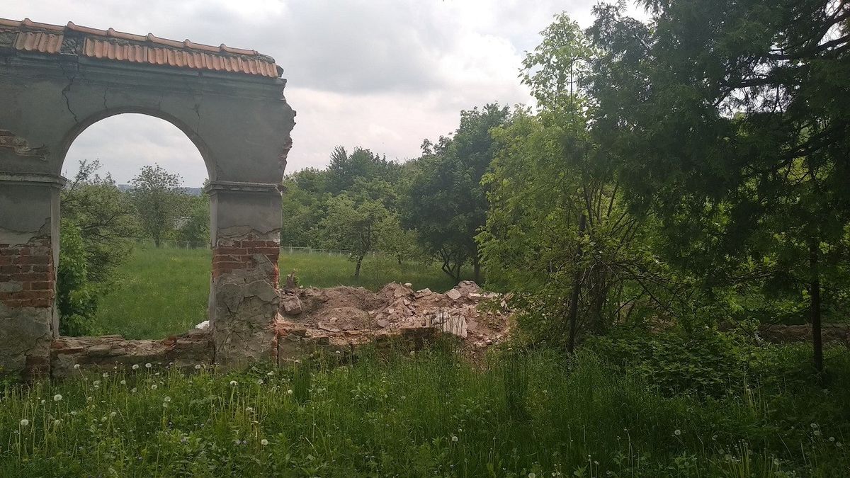 Прокуратура не змогла забрати в УГКЦ землю Митрополичих садів