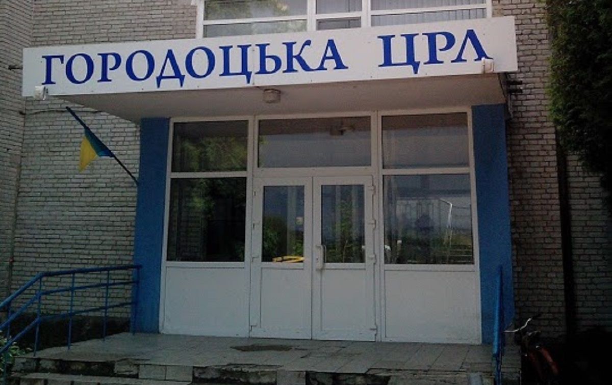 Хірургу з Городка оголосили підозру через смерть 23-річного пацієнта