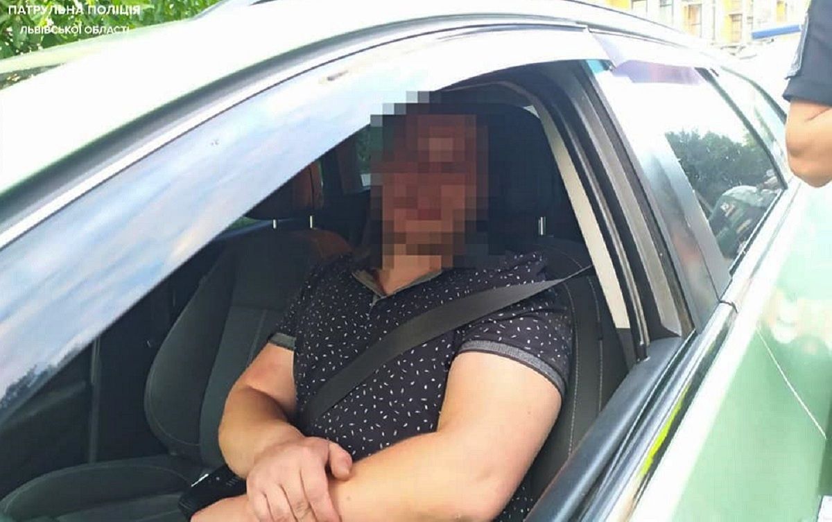 Поліцейські затримали львів’янина, який збив двох пішоходів у Стрию і втік