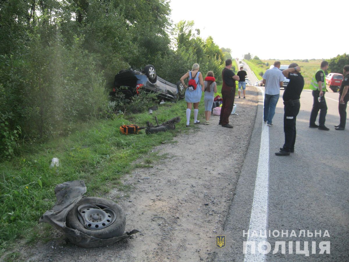 У лобовій ДТП на трасі Львів – Тернопіль постраждала 14-річна дівчинка