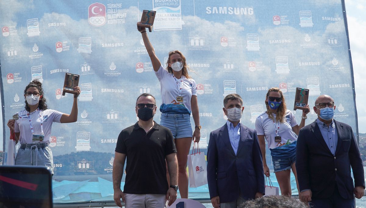 Українка стала третьою серед жінок в запливі через Босфор