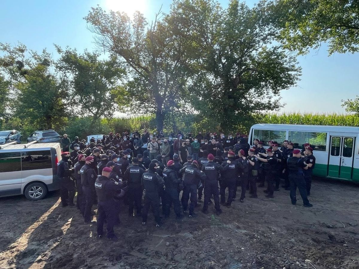 Поліція затримала шістьох активістів «Нацкорпусу» за спробу зірвати виступ Зеленського