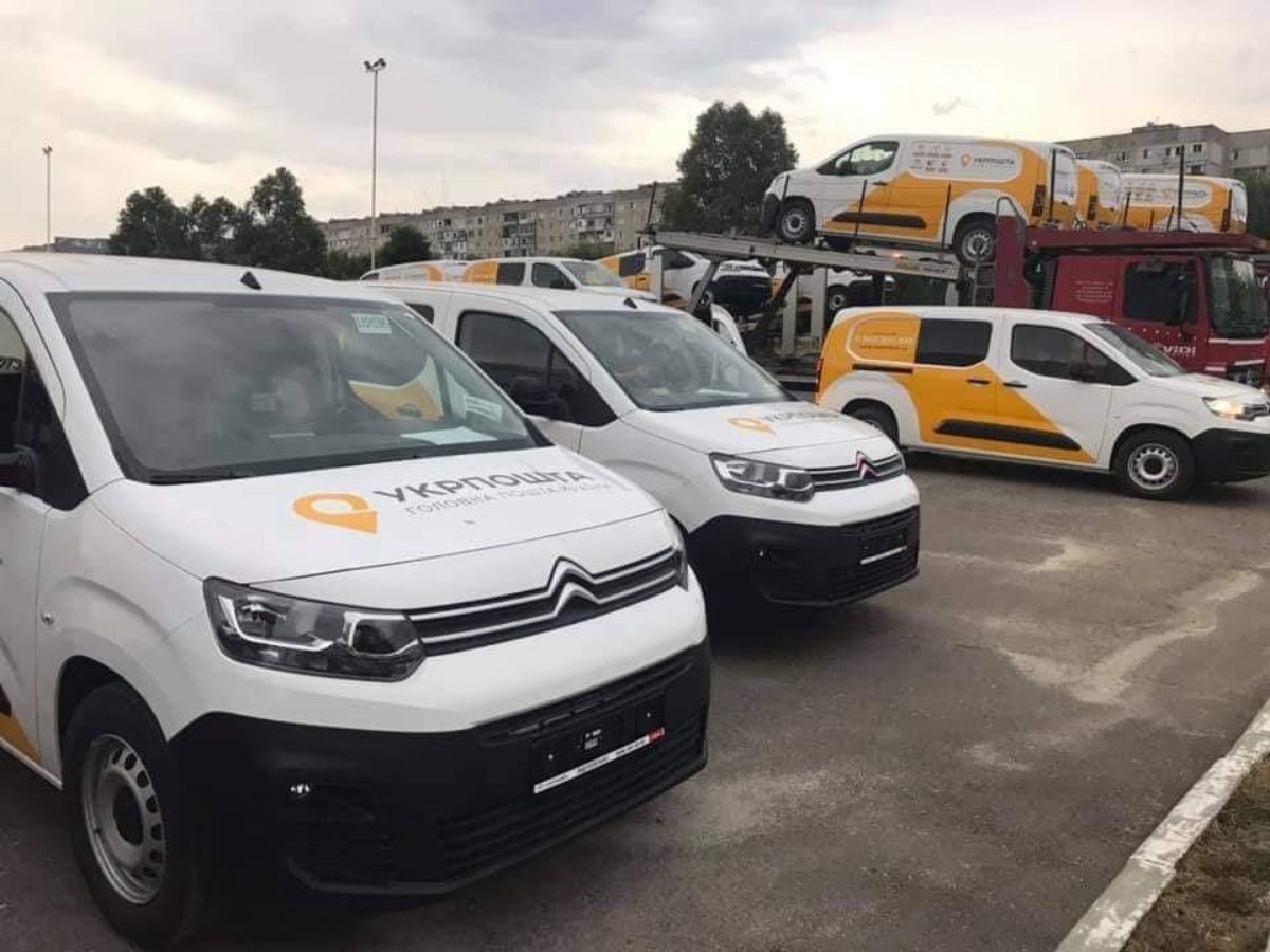 Пенсії у малих селах Рівненщини видаватимуть з автомобілів «Укрпошти»