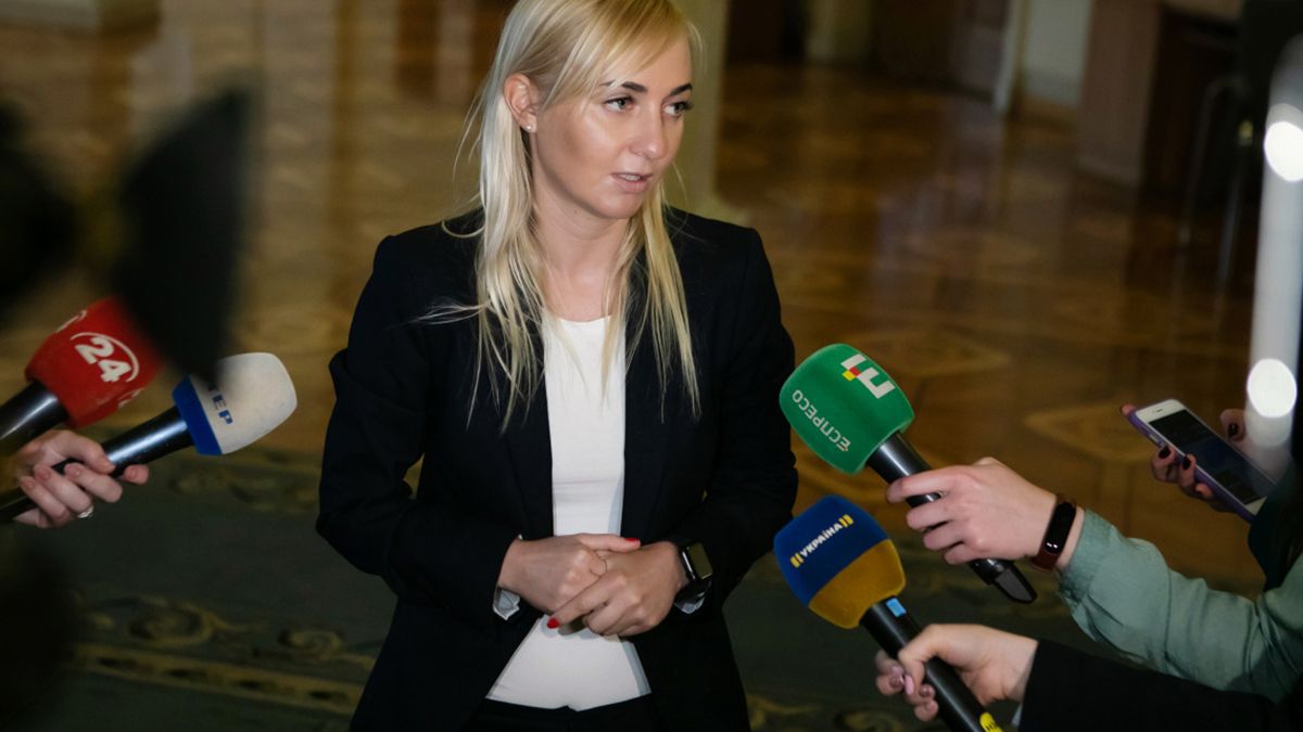 Народна депутатка заявила про арешт її квартири через позов поліцейського