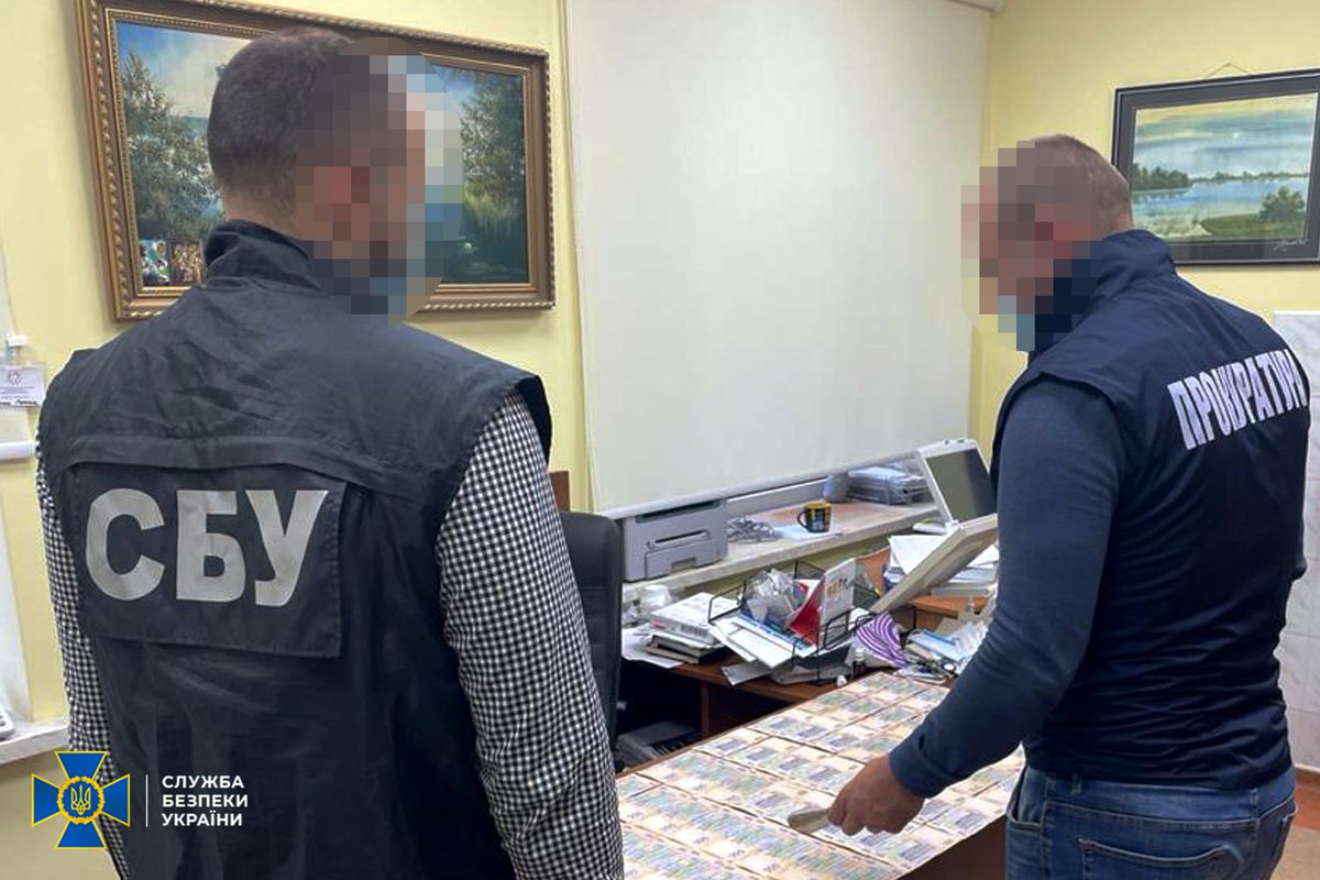 Лікаря львівського кардіоцентру затримали на хабарі 65 тис. грн