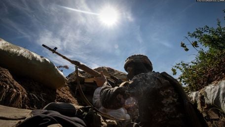 Український військовий загинув внаслідок обстрілів росіян на Донбасі