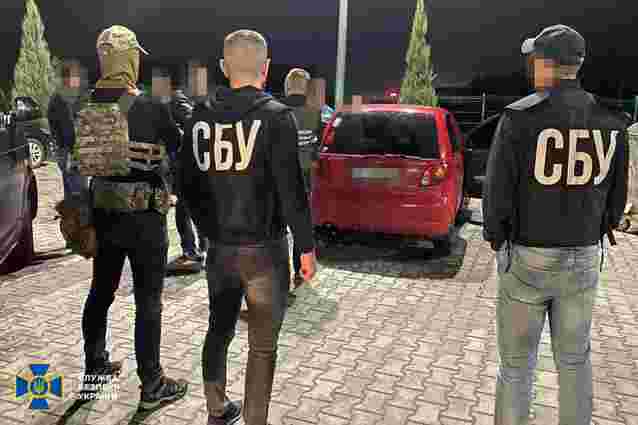 У Мукачеві за торгівлю зброєю затримали 24-річного військового