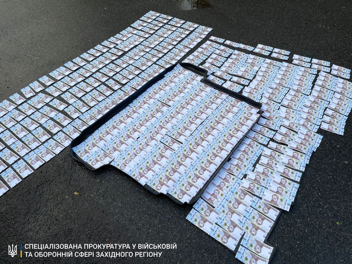 За продаж наркотиків на 480 тис. грн на Закарпатті затримали військового 