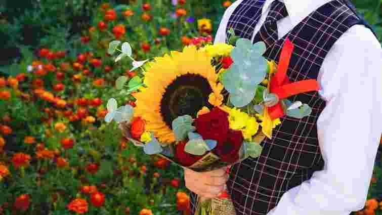 Школи на Закарпатті відмовилися від квітів на 1 вересня задля порятунку двох дітей
