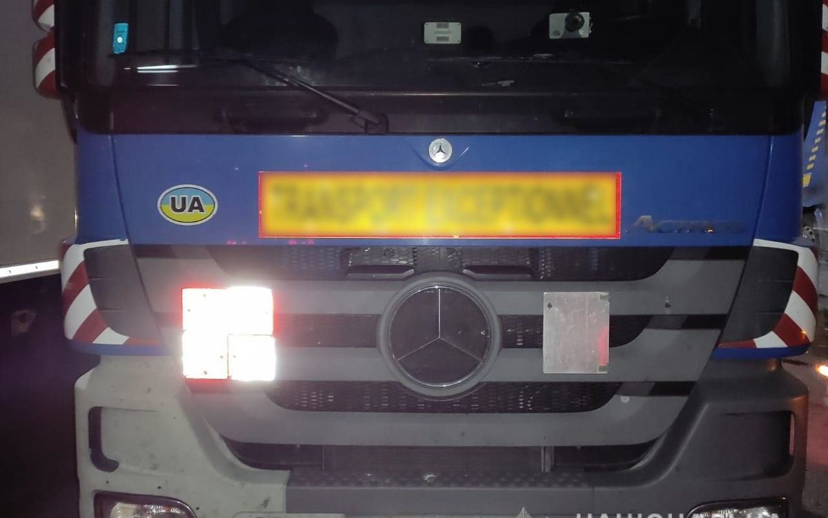 На трасі неподалік Ковеля 45-річний водій фури збив пішохода і втік