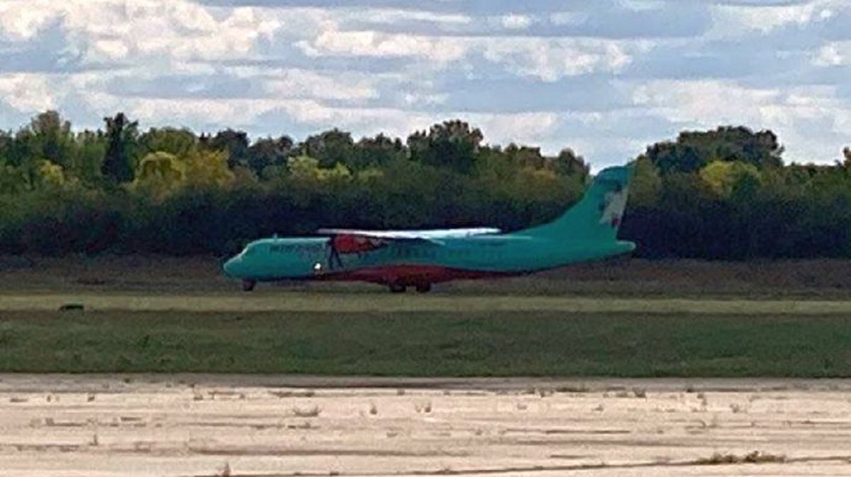 Групу представників ОПЗЖ не випустили з літака в полтавському аеропорту, – ЗМІ