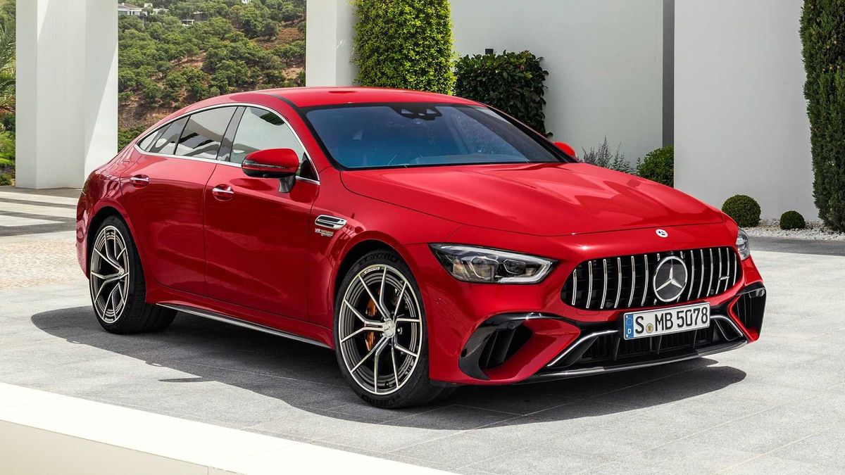 Mercedes-AMG представляє надзвичайно потужний чотиридверний гібрид GT 63 SE Performance