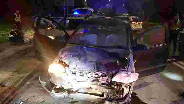 Під час втечі п’яний водій протаранив авто львівських патрульних