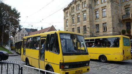 Львівські перевізники масово не платять штрафів від міськради