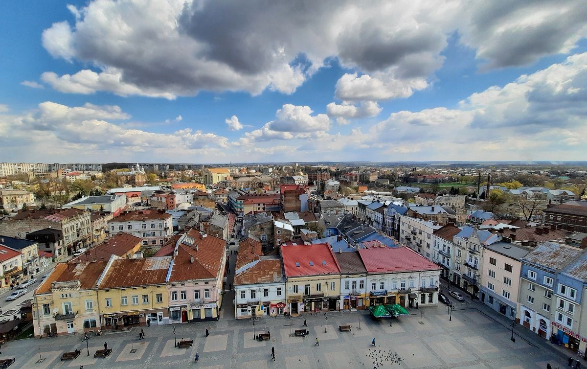 У Дрогобичі відмовились від запуску повітряних кульок після протестів екологів